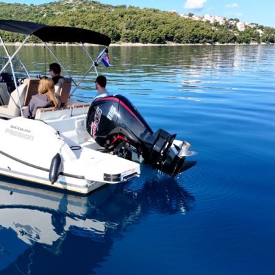 Sundeck renta a boat trogir Split Nakiros
