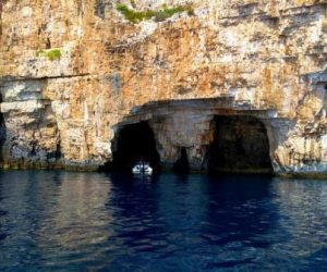 blue cave vis boat tours split trogir small