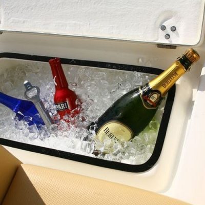 capelli 770 boat rent trogir cool box