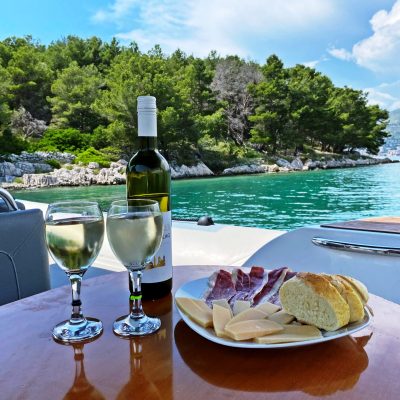 nakiros boat tours split