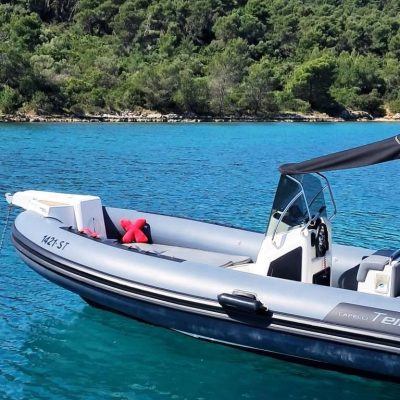 capelli 770 sundeck boat rent trogir split